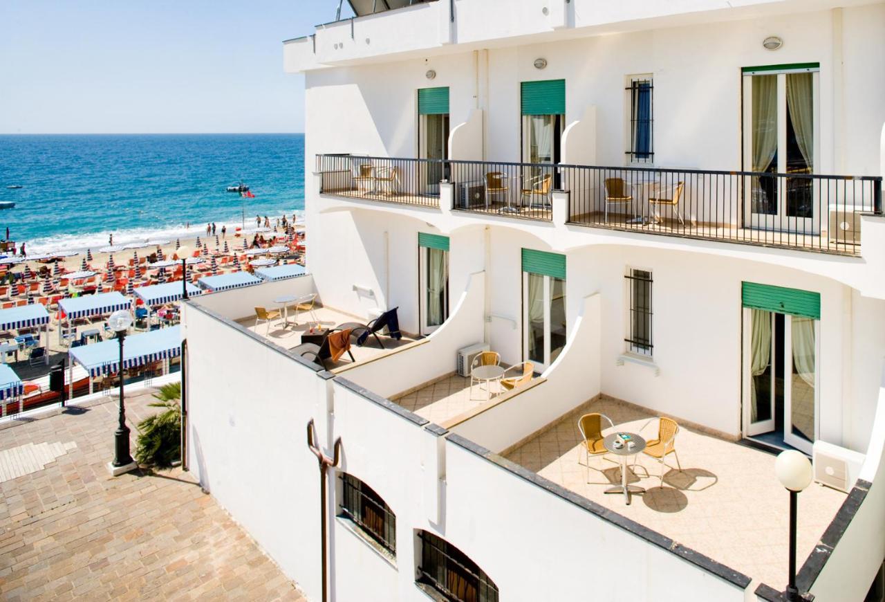 ספוטורנו Hotel Ligure מראה חיצוני תמונה