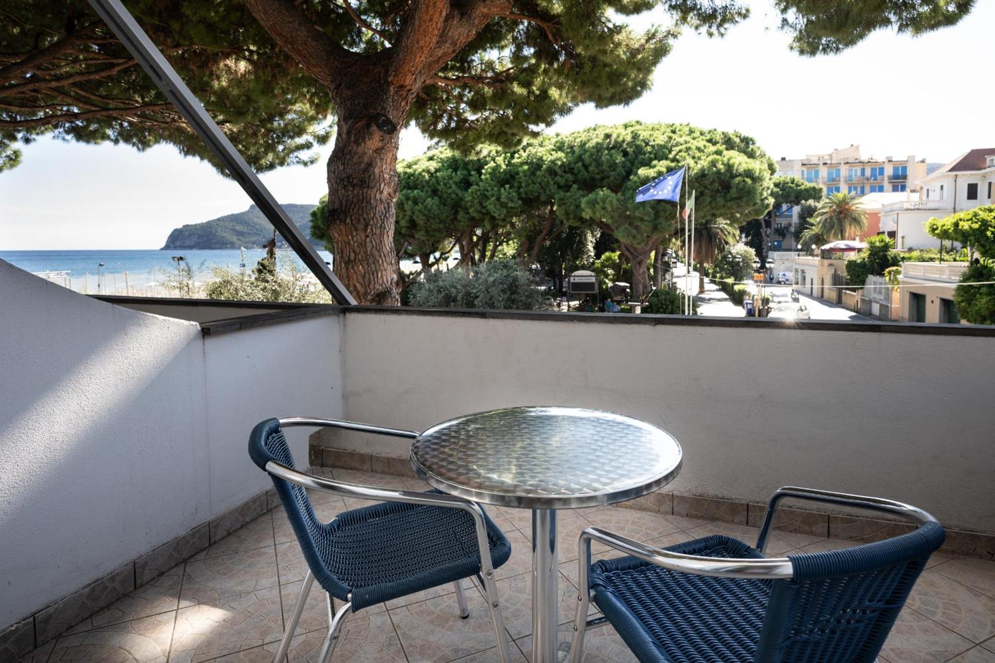 ספוטורנו Hotel Ligure מראה חיצוני תמונה