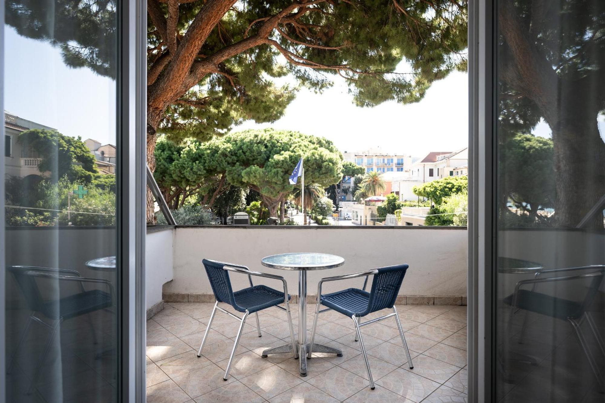 ספוטורנו Hotel Ligure מראה חיצוני תמונה